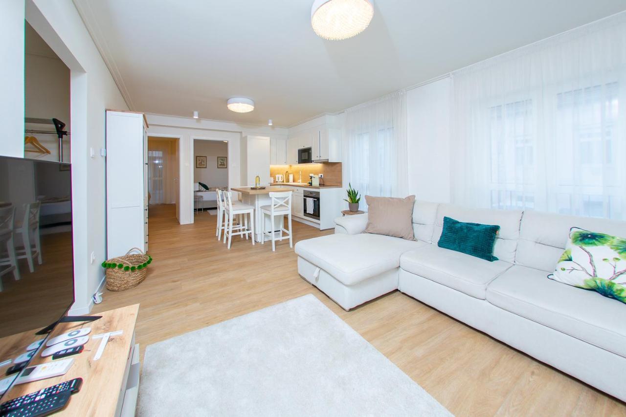 Cosy Inner City Getaway Bestern Szeged Exterior photo