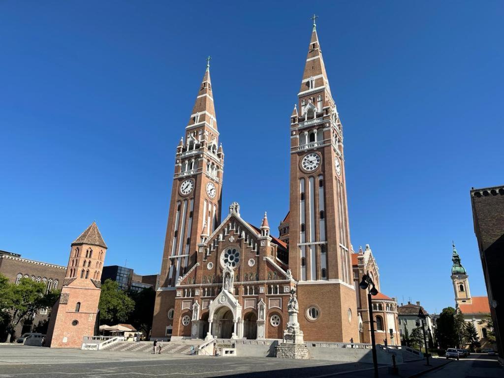 Cosy Inner City Getaway Bestern Szeged Exterior photo